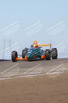 media/Oct-26-2025-CalClub SCCA (Sun) [[8ce1e69566]]/Group 3/Grapevine/